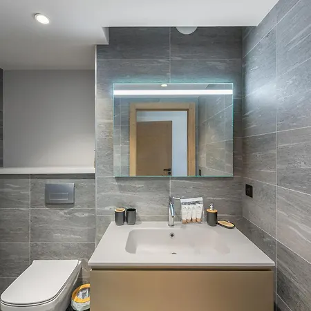 Lejlighed Lumineux Avec Spa, Piscine Et Sauna Pour 7 Personnes Near - Fr-1-569-132