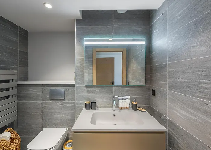 דירה Lumineux Avec Spa, Piscine Et Sauna Pour 7 Personnes Near - Fr-1-569-132 מגב